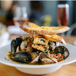 Brasserie Four